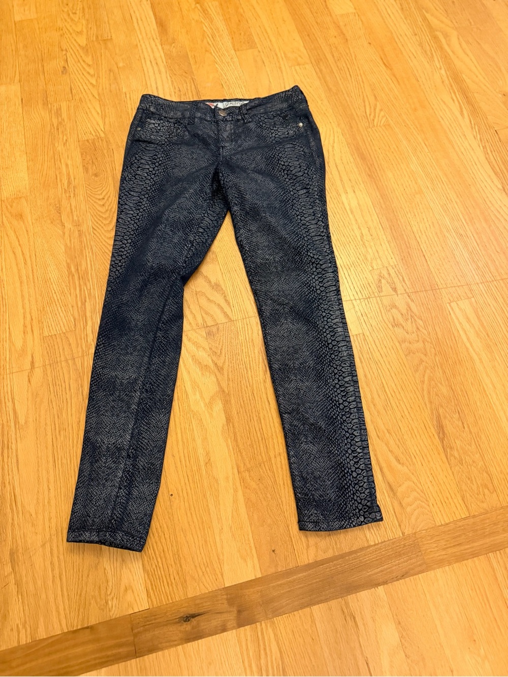 Ladies Juniors Size 7 "Grane" Navy Snake-Print Skinny Jeans GUC